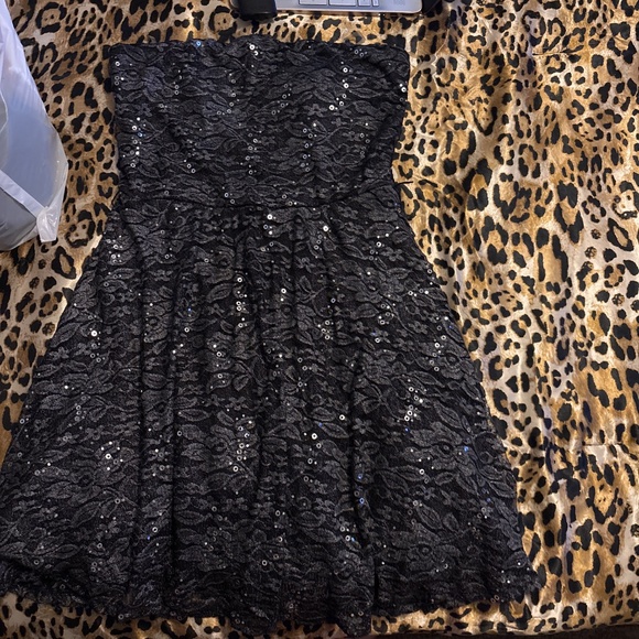 Dress - Picture 2 of 3